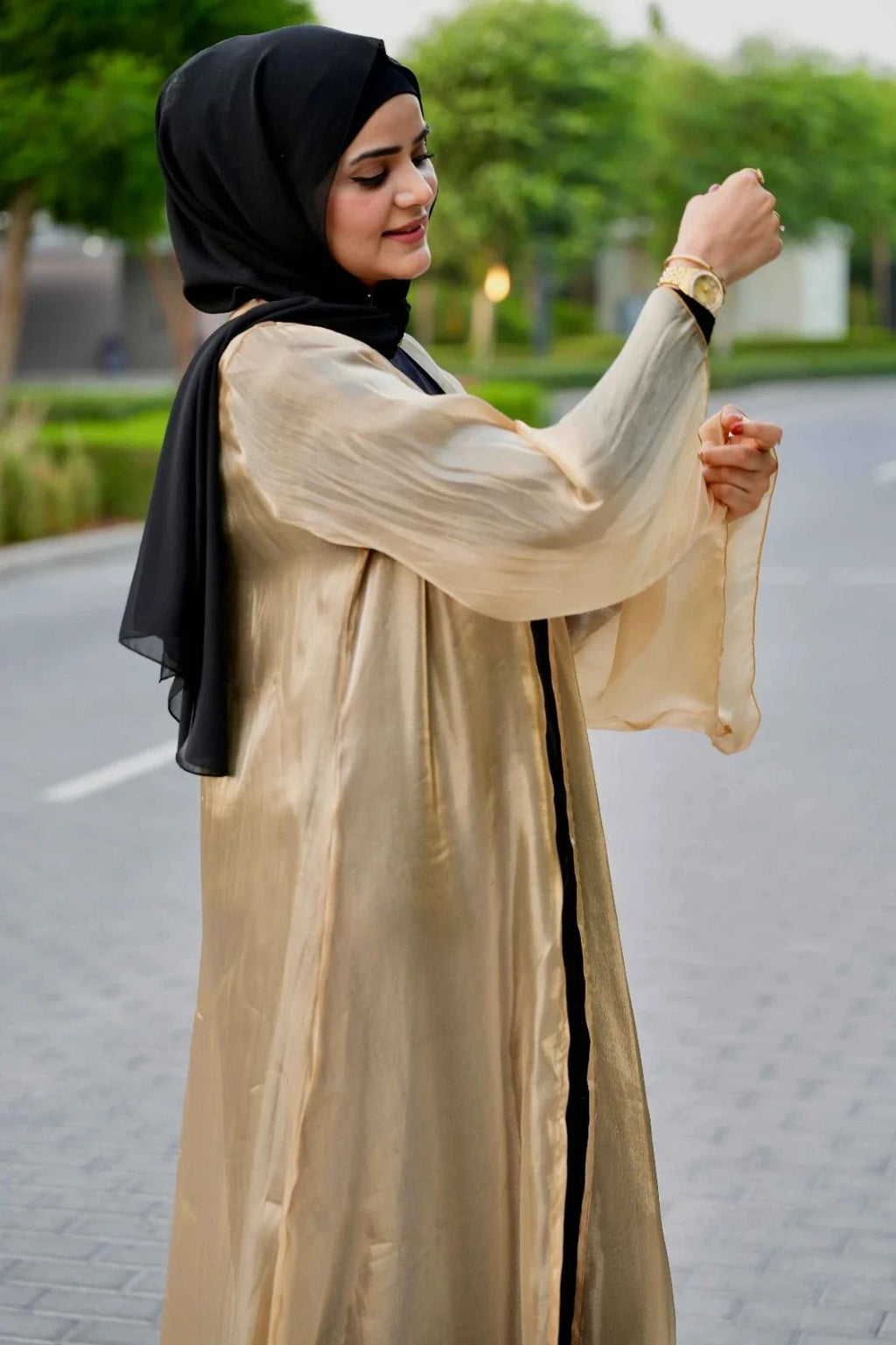 Buy 2 Abaya Get 1 Free